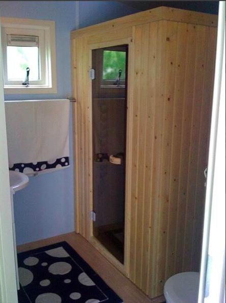 Een Chalet Met Prive Sauna En Tuin Villa Tzummarum Exterior photo