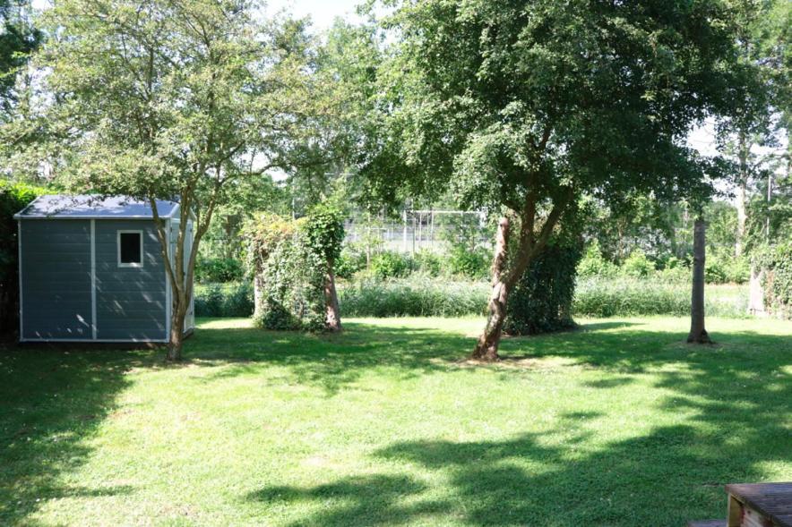Een Chalet Met Prive Sauna En Tuin Villa Tzummarum Exterior photo